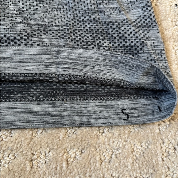 lululemon long sleeve metal vent, size small - Picture 2 of 2